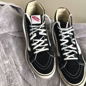 hightop Black vans